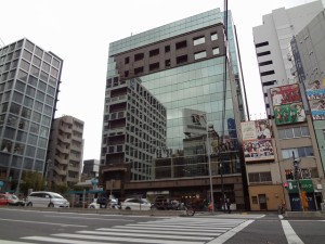 ビルの外観です!外苑前駅すぐ! ビル外観